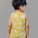 رکابی پنبه بچه گانه با طرح گربه خاکستری و زرد